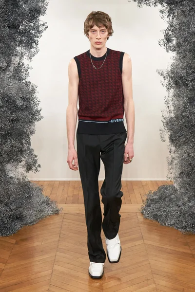 Look 9